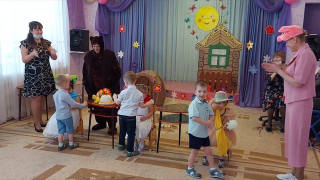 8 Марта 2022 , утренник группа 10. смотреть онлайн