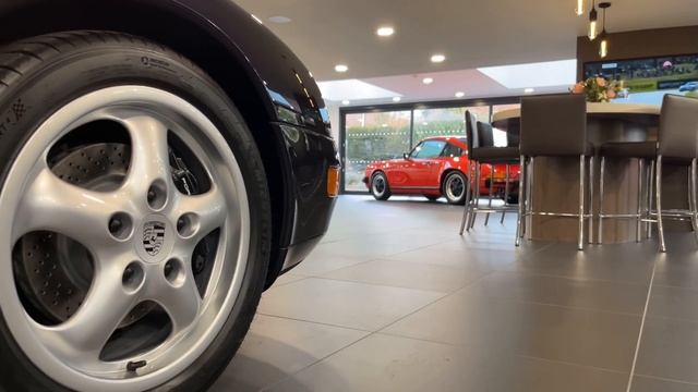 Porsche 911 Carrera 2 Coupe (993) смотреть онлайн