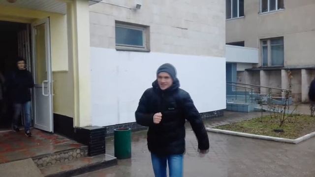 VLOHH: Разрушили здание \ Упал с санок \ Вася в разносе со своей цыпочкой смотреть онлайн