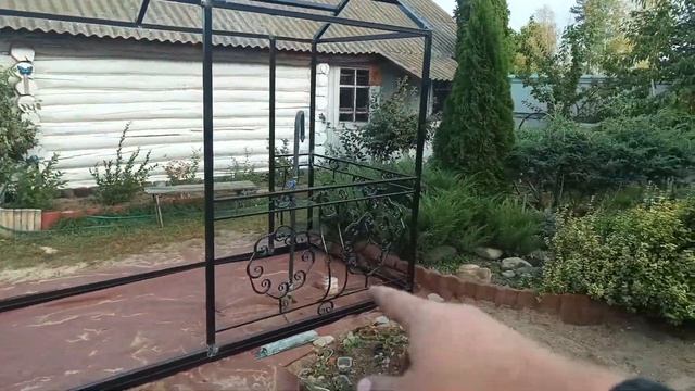 Прикольная беседка в Рязани.