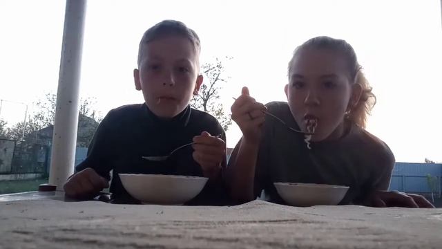 МУГБАНГ на даче ?/с братом /рассказ новости?? смотреть онлайн