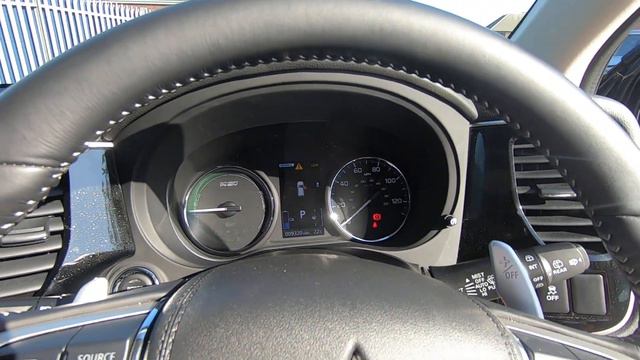 2018 Mitsubishi Outlander PHEV 2.0 4HS - WO18XVJ смотреть онлайн