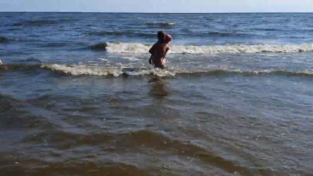 В гости к бабушке, Поездка на море, Интересная детская площадка. смотреть онлайн