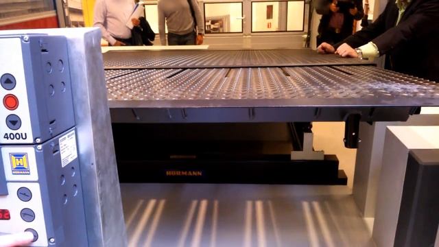 Перегрузочное оборудование Hormann в Симферополе. Мост с выдвижной аппарелью HTL 2 смотреть онлайн