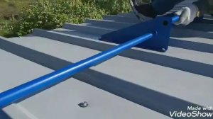 установка снегозадержвтелей на кровлю из Сэндвич-панелей