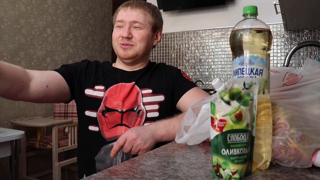 Делим с женой продукты, "скоро печку пилить начнем" смотреть онлайн
