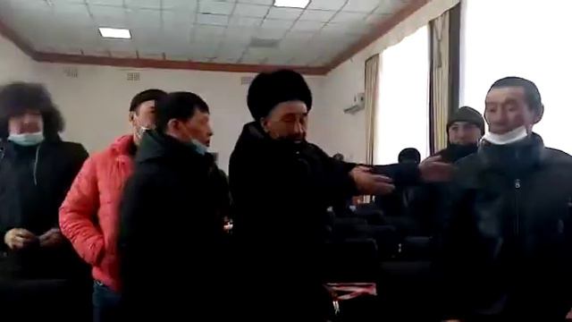 Акмолинская обл.Аккольский р-н.Приём у акима района.Где людям пасти 2 коровы?-часть 3 смотреть онлайн