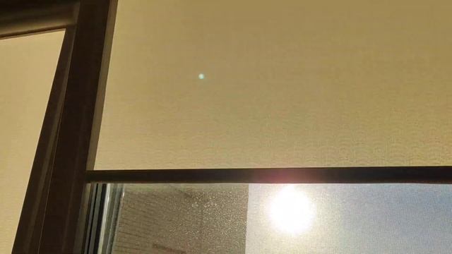 Кассетные рулонные шторы Уни на пластиковые окна, без сверления, ткань Ажур белый  от компании SVIL