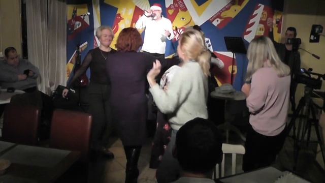 21.10.2023 ЖЕНЩИНА В СОЛИДНОМ ВОЗРАСТЕ "ЗАЖИГАЕТ" в ресторане-клубе "Шагал"!!!!!! смотреть онлайн