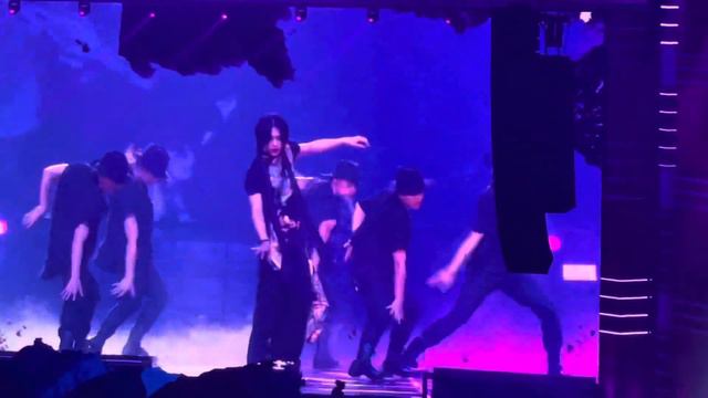 [4K] Hyunjin - Mic & Brush [Stray Kids @ 5-STAR Dome Tour 2023 Seoul Special (UNVEIL 13) DAY1] смотреть онлайн