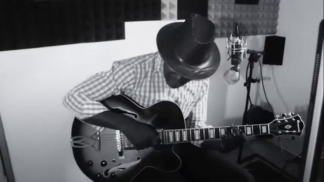 David Andish Plays MAO смотреть онлайн