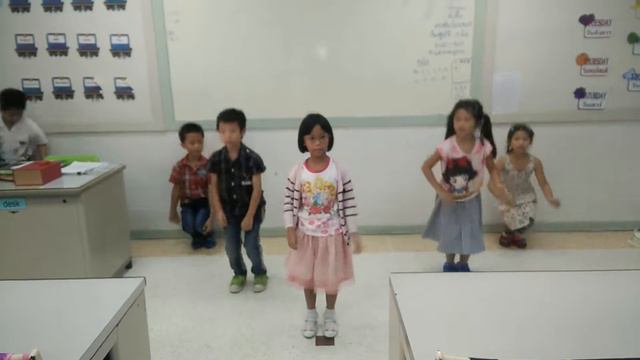 Present Simple Tense Team Dinomaster G.2/3 смотреть онлайн