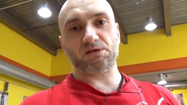 ЖИМ ШТАНГИ ЛЁЖА с ?Мастером Спорта по пауэрлифтингу Иваном АБРАМОВЫМ. смотреть онлайн