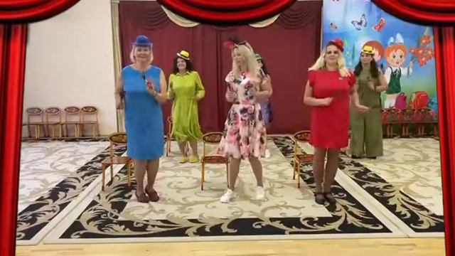 Воспитанники и воспитатели УК ул. Гродненская, 7к1 поздравляют с Днем учителя!