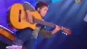 Дети таланты. 5 летний мальчик виртуозно играет на гитаре!!!