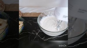 Меренговый рулет с крем чизом и грушей