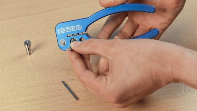 DATRON neo Tutorial - Setting up the short-stroke unit смотреть онлайн