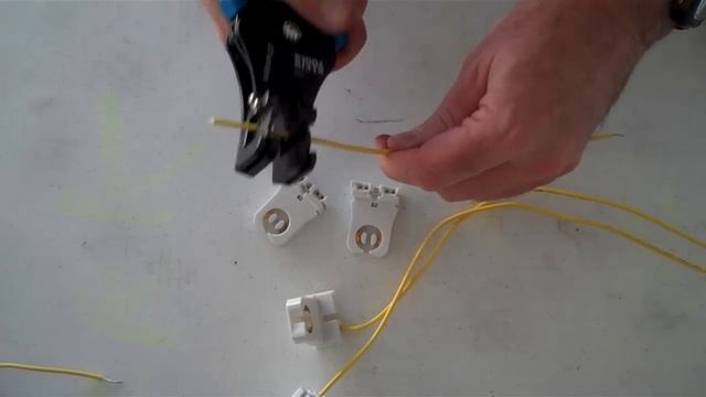 How to install a T8 electronic fluorescent ballast in an old magnetic T12 ballast fixture смотреть онлайн
