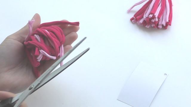 Как сделать кисточку-помпон из Трикотажной пряжи? смотреть онлайн