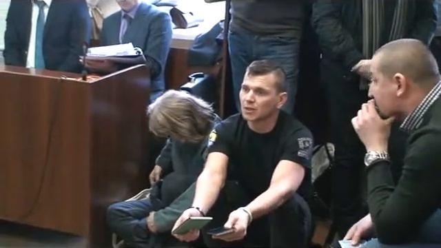 Прокурор брешет в заседании суда.