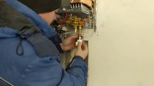 МОНТИРУЮ ГАЗОВУЮ КОЛОНКУ BOSCH И ПРОИЗВОЖУ ГИДРАВЛИЧЕСКУЮ ОБВЯЗКУ .