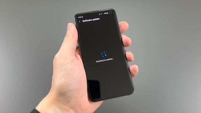 Most Compact Android Phone? - Samsung Galaxy S10e - Worth it in 2022? (Real World Review) смотреть онлайн