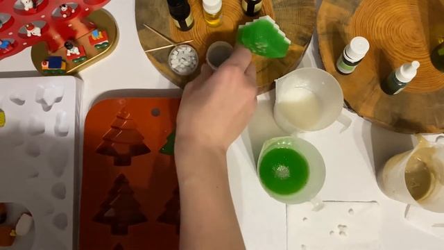 Мыло елка. Подробное видео, как сделать мыло Новогодняя елочка. Мыловарение. смотреть онлайн