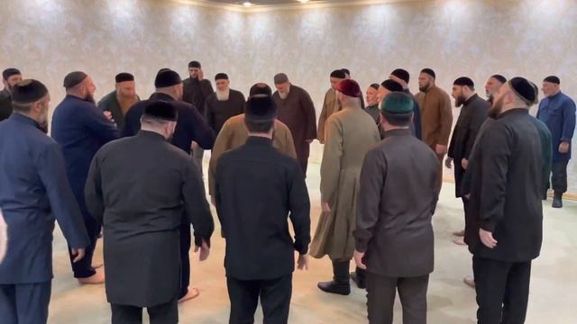 ✅ Зикр у Асакова Хасана после возвращения с Малого Хаджа!? смотреть онлайн