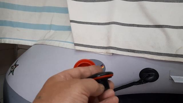 Как заглушить клапан аварийного сброса давления, для лодок ПВХ с НДНД. Часть вторая. смотреть онлайн