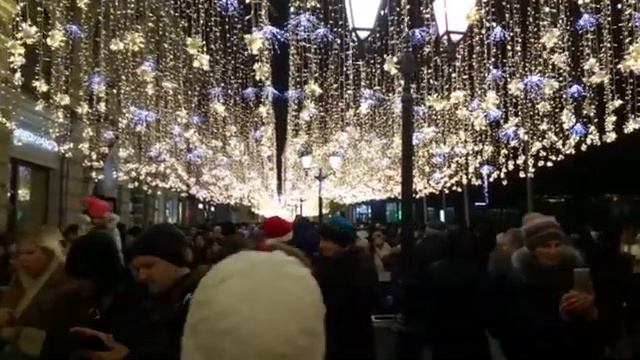 Москва. Никольская, красивая подсветка - январь 2018 смотреть онлайн