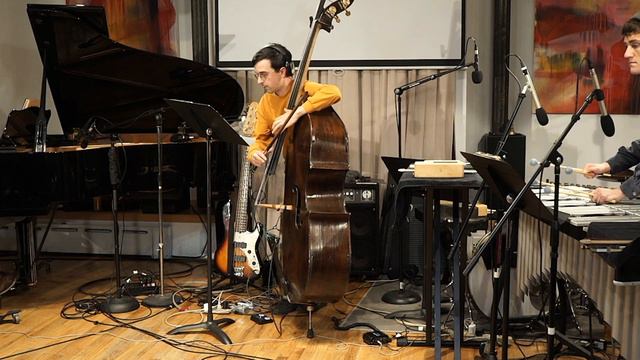 Please Don't Leave Me Here смотреть онлайн