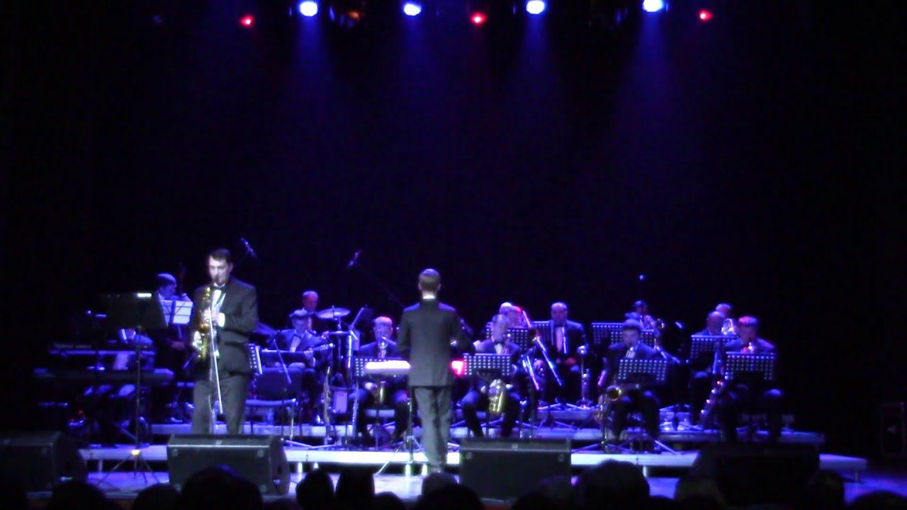 «'Round Midnight» Golden Trumpet Jazz-Band смотреть онлайн