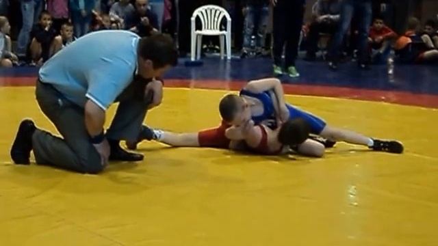 Токмак,Запорожская обл.Федерация спортивной борьбы! Максимчук Матвиенко 2й период смотреть онлайн
