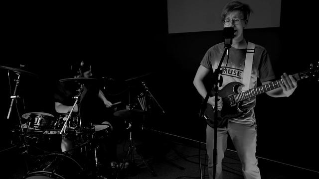 Rising at Fall - Supermassive Black Hole (Muse Cover) смотреть онлайн
