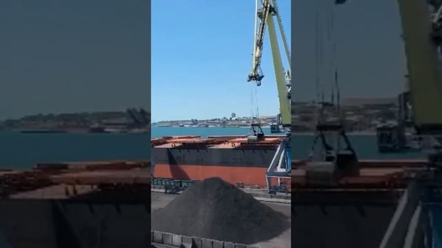 Перевалка груза в Морском Порту. Загрузка Корабля. Услуги морского порта на перевалку груза. смотреть онлайн