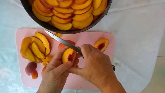 Şeftalili Yaz pastası 🧡 pratik şeftalili çok hafif yedikçe yiyesiniz gelecek 💯👌 смотреть онлайн