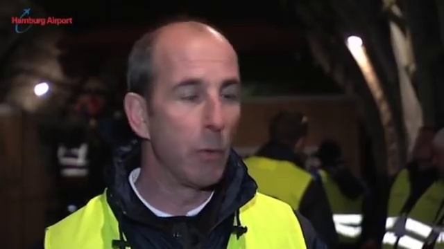 Antonov An-225 am Hamburg Airport смотреть онлайн