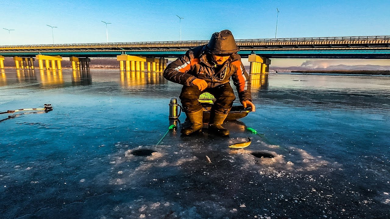 ТАКОЙ РЫБАЛКИ У МЕНЯ ЕЩЁ НЕ БЫЛО / РЫБА КАК ИЗ БОЧКИ смотреть онлайн