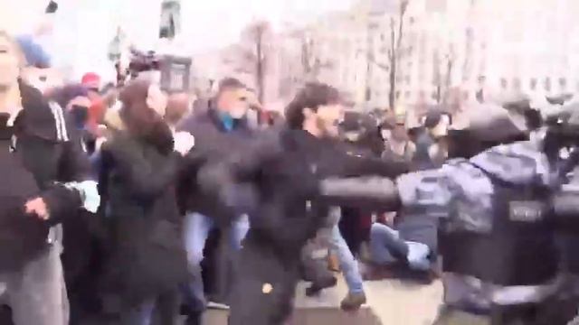 Коренной москвич против омона смотреть онлайн