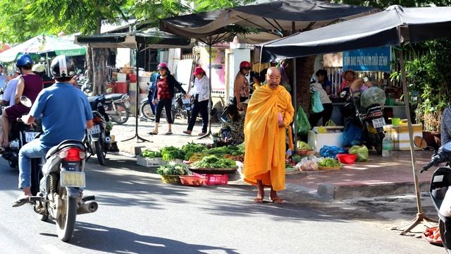 Вьетнам Нячанг № 38 Американское кафе TEXAS. Стейки медиум обжарки. Алоэ от ожогов. смотреть онлайн