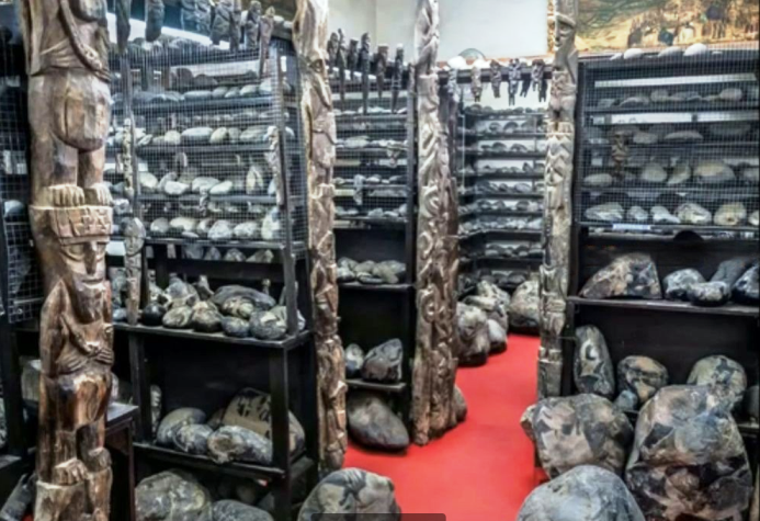 Артефакты профессора Кабреры противоречат официальной истории человечества. смотреть онлайн