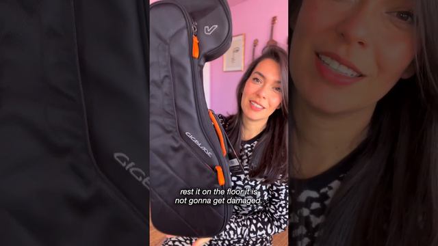 the CRAZIEST shape in a ukulele gig bag! смотреть онлайн