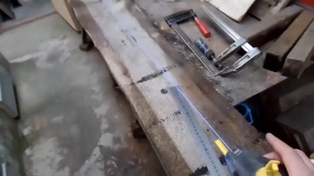 Как ровно разрезать необрезную доску по длине ручной электропилой Дачный мастер на все руки смотреть онлайн