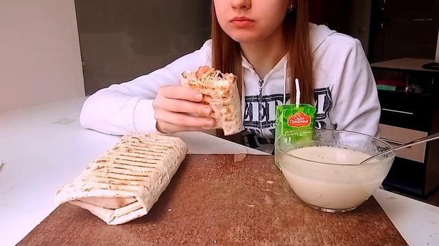 MUKBANG | С НОВЫМ ГОДОМ!!! | 🌭Шаурма, суп сливочный🌭🥘 |🎄2022🎄| Shawarma | EATING 😁 смотреть онлайн