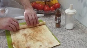 Быстрая выпечка из слоёного теста (завитушки с корицей)