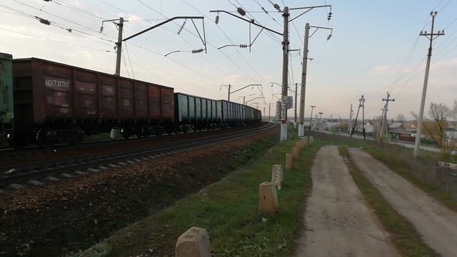 Электровоз ВЛ80С-2433 с охрипшим тифоном