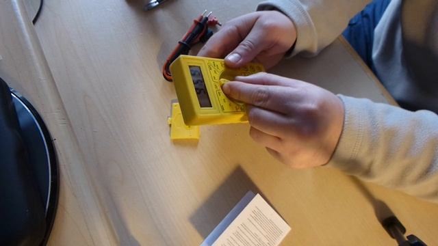 Unboxing Digital Multimeter 830B смотреть онлайн