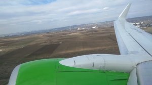 S7 взлёт и посадка самолёта. Вид из иллюминатора