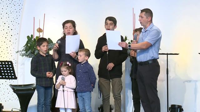 Милость Твоя надо мной велика // Христианские песни // Семья Пугат смотреть онлайн