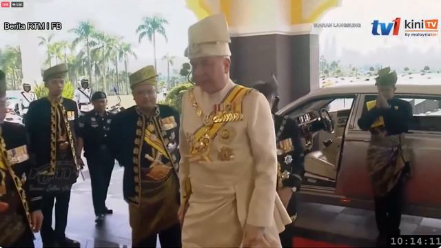 Malay rulers arrive at Palace as Sultan Ibrahim takes oath as 17th Yang di-Pertuan Agong смотреть онлайн